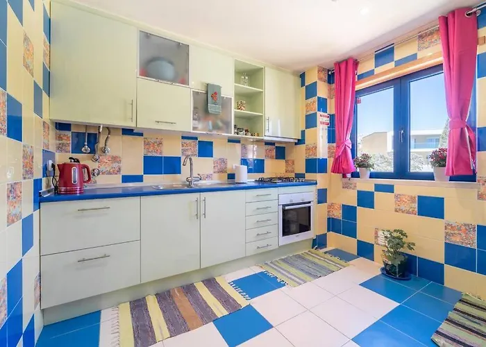 Lovely Lm Penthouse شقة *